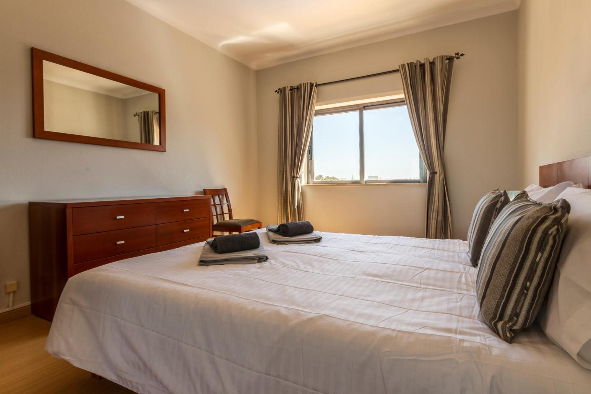 The Hoffy Beach Apartment Lagos Dış mekan fotoğraf