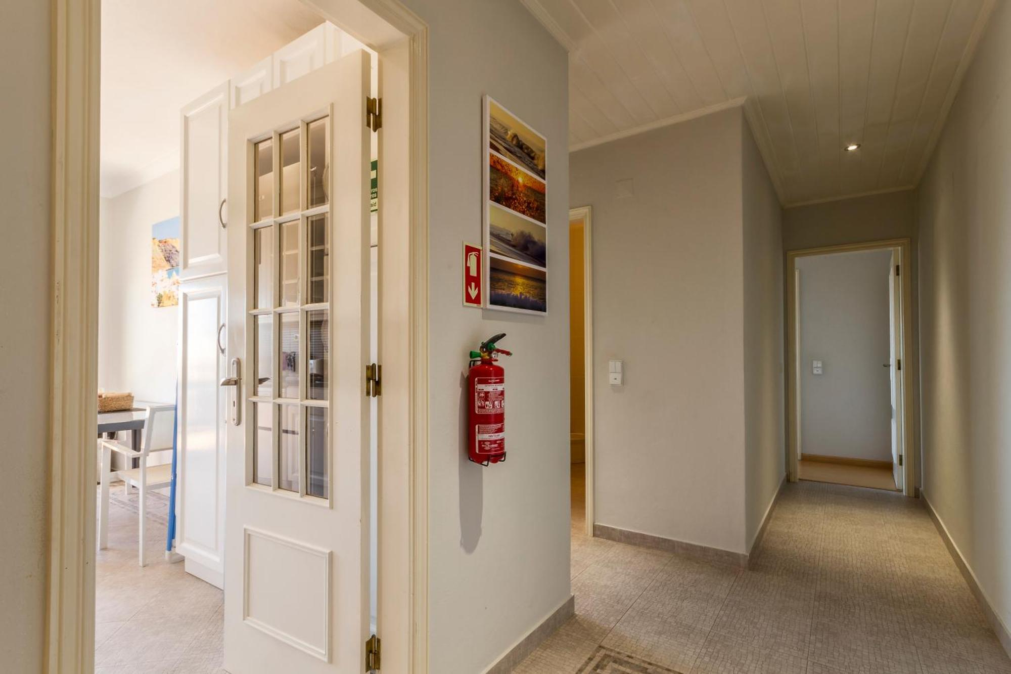 The Hoffy Beach Apartment Lagos Dış mekan fotoğraf