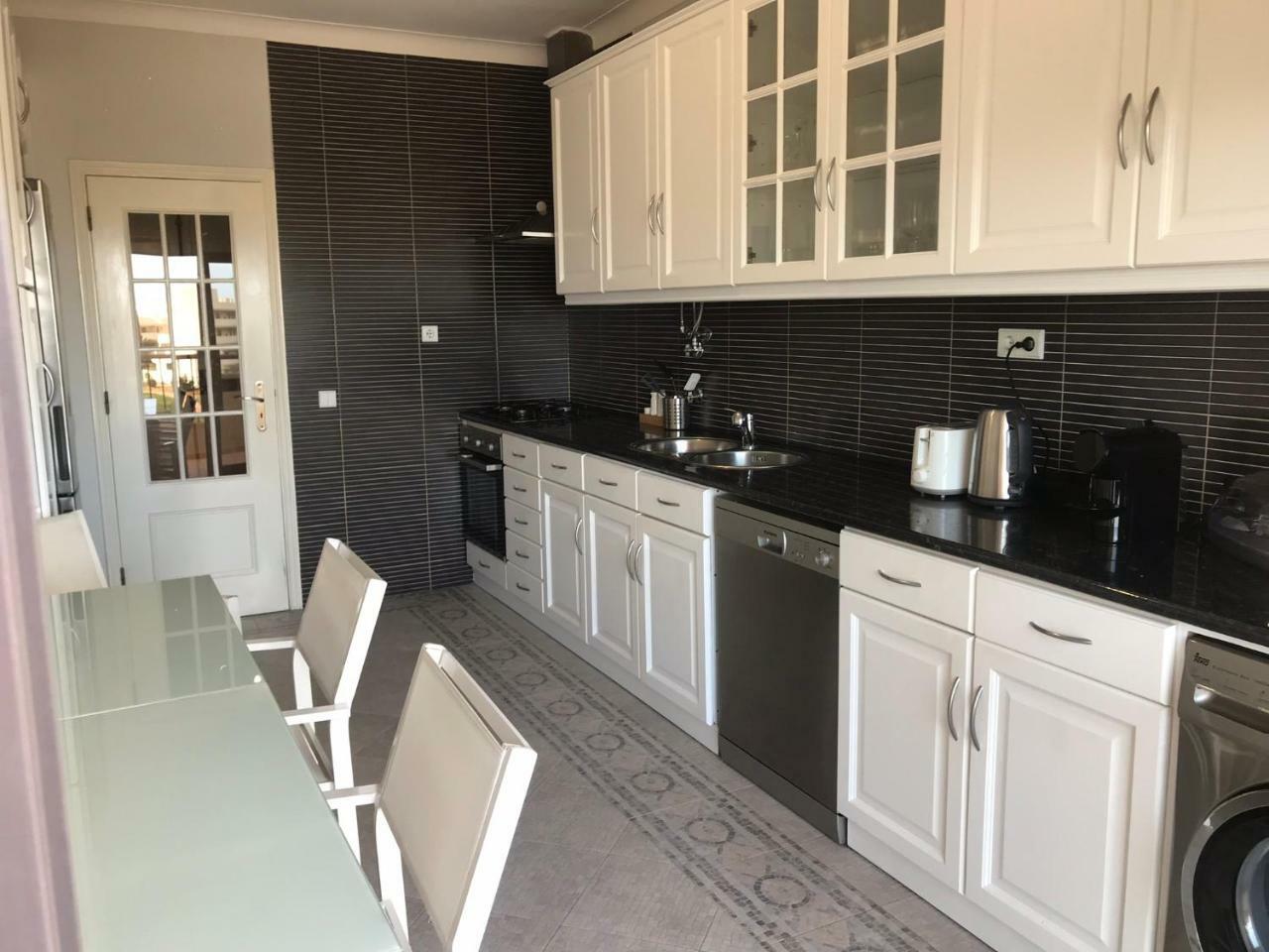 The Hoffy Beach Apartment Lagos Dış mekan fotoğraf